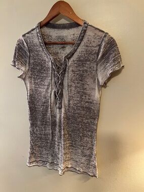 Chaser Distressed Purple Short Sleeve Lace-Up Tee--Size Small